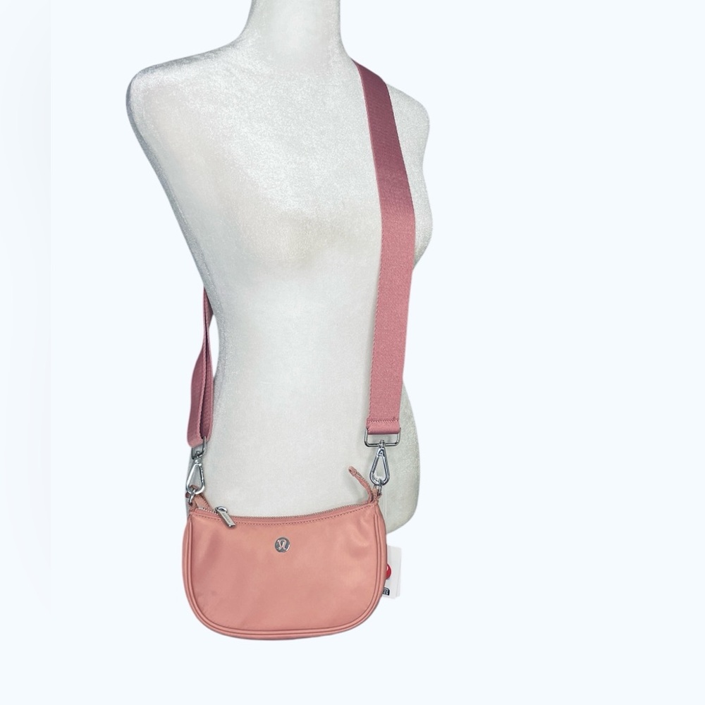 Lululemon Deco Pink City Essentials Mini Shoulder Bag 1L - Picture 4 of 6